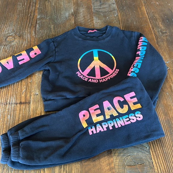 Black Matching Sweatsuit.  Peace, Love & Happiness Girls Size Medium GUC - Picture 2 of 9